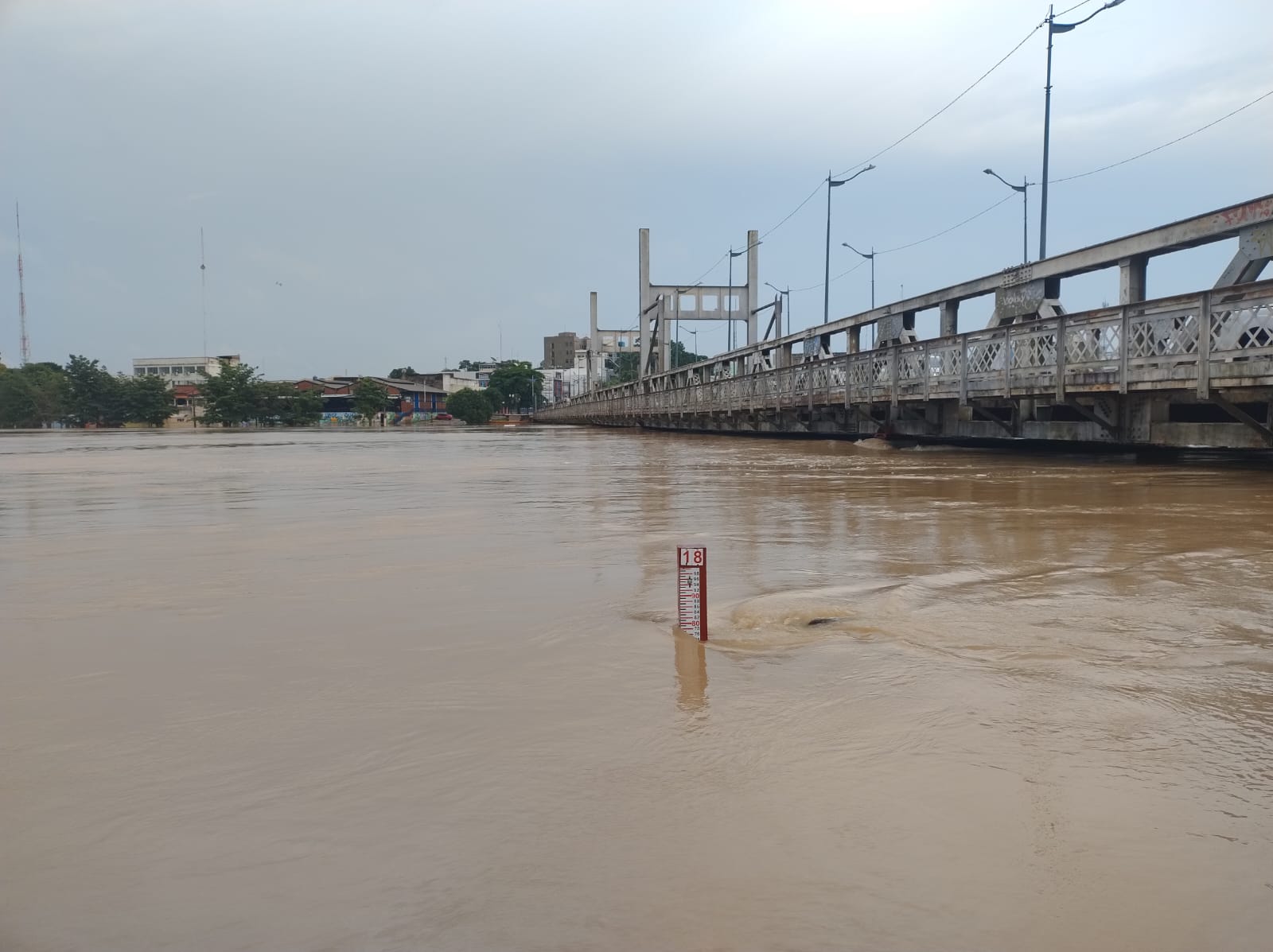 Nível do rio Acre chega a 17, 75 metros em Rio Branco e enchente já é a segunda maior da história na capital